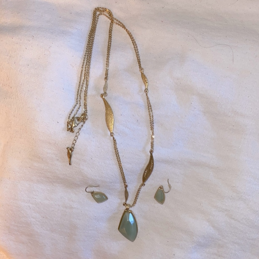 Chloe & Isabel Long Matte Gold Necklace w/ Agate Pendant & Matching Earrings